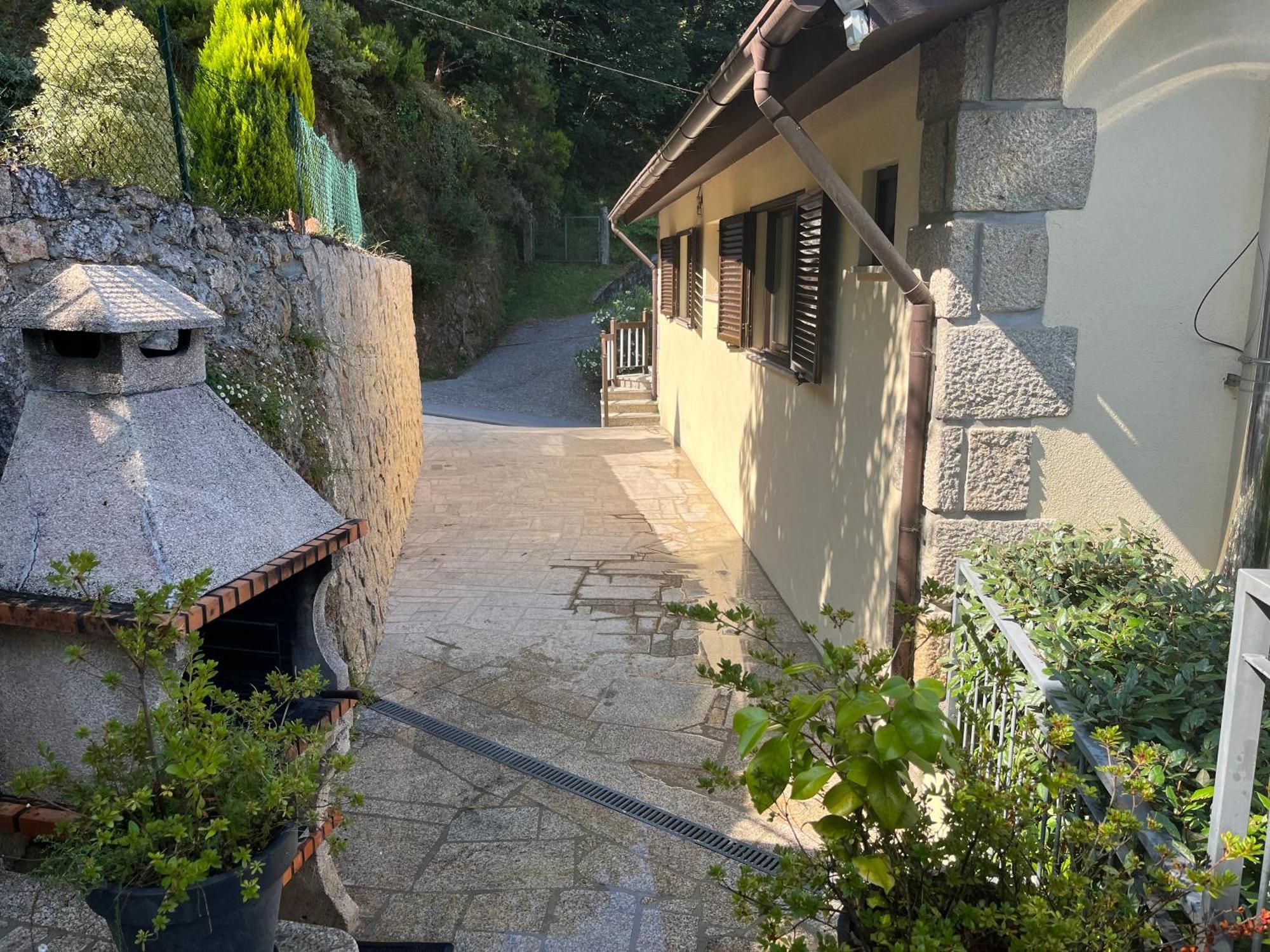 Casa de Casarelhos - T3 - Lareira com recuperador de calor para aquecimento - Vistas rio - Gerês Exterior foto
