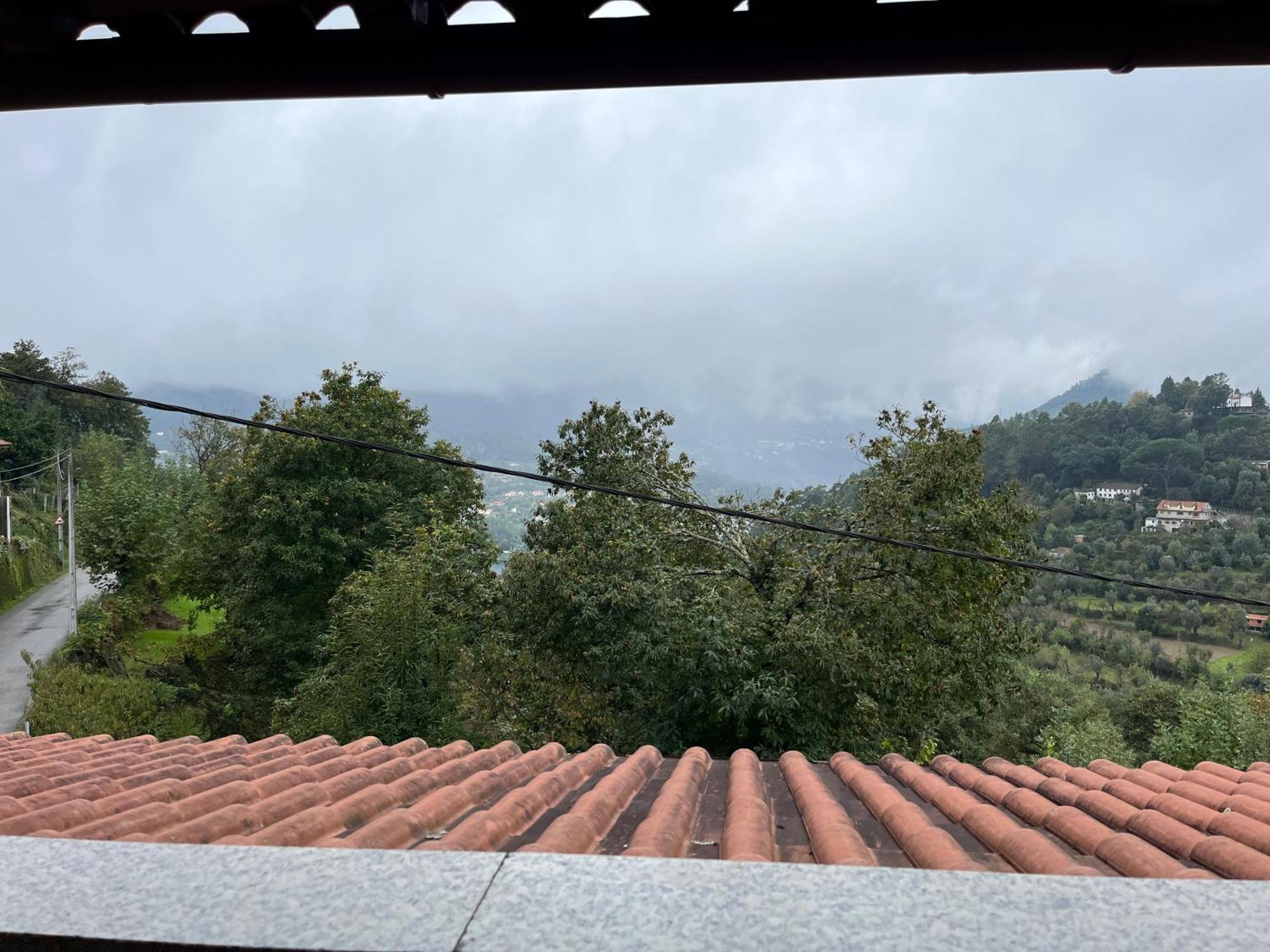 Casa de Casarelhos - T3 - Lareira com recuperador de calor para aquecimento - Vistas rio - Gerês Exterior foto
