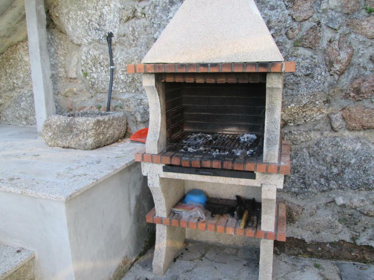Casa de Casarelhos - T3 - Lareira com recuperador de calor para aquecimento - Vistas rio - Gerês Exterior foto
