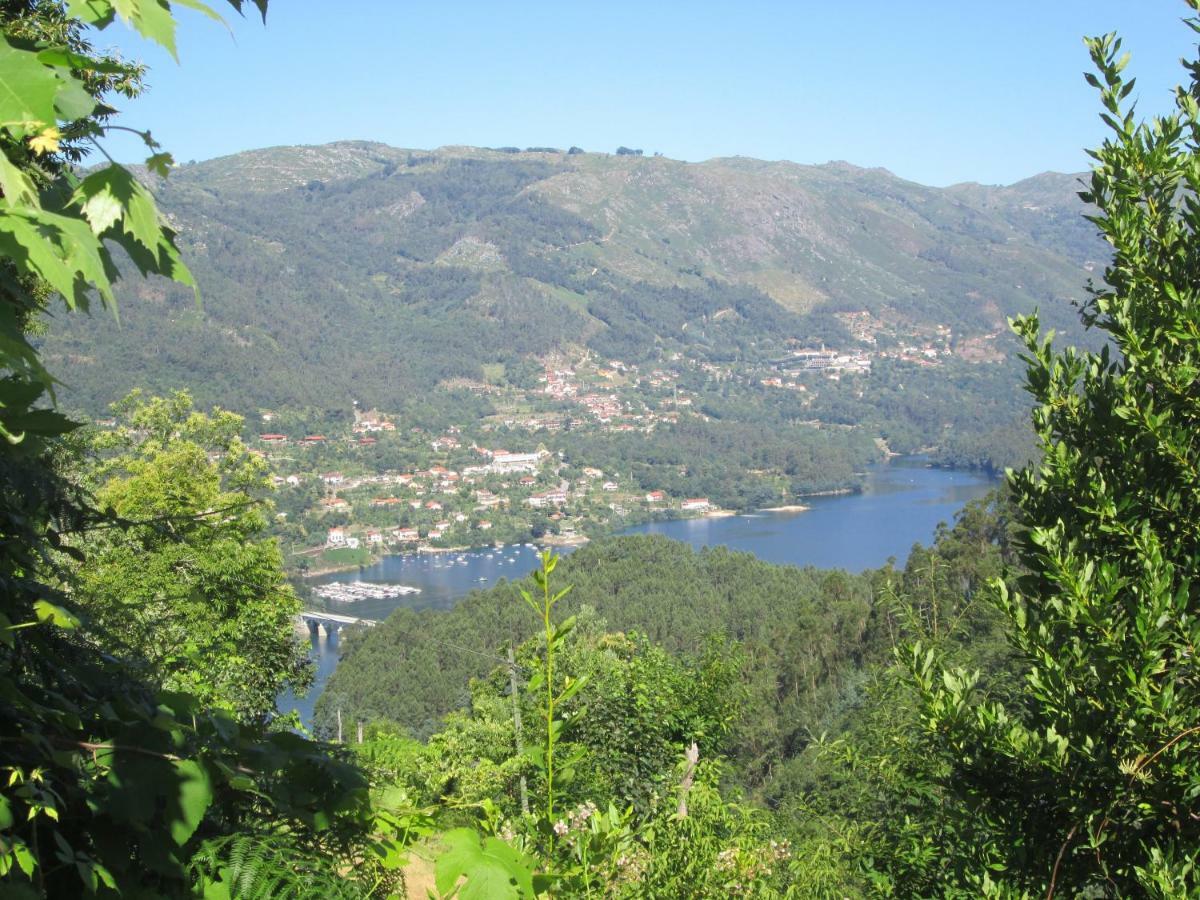 Casa de Casarelhos - T3 - Lareira com recuperador de calor para aquecimento - Vistas rio - Gerês Exterior foto