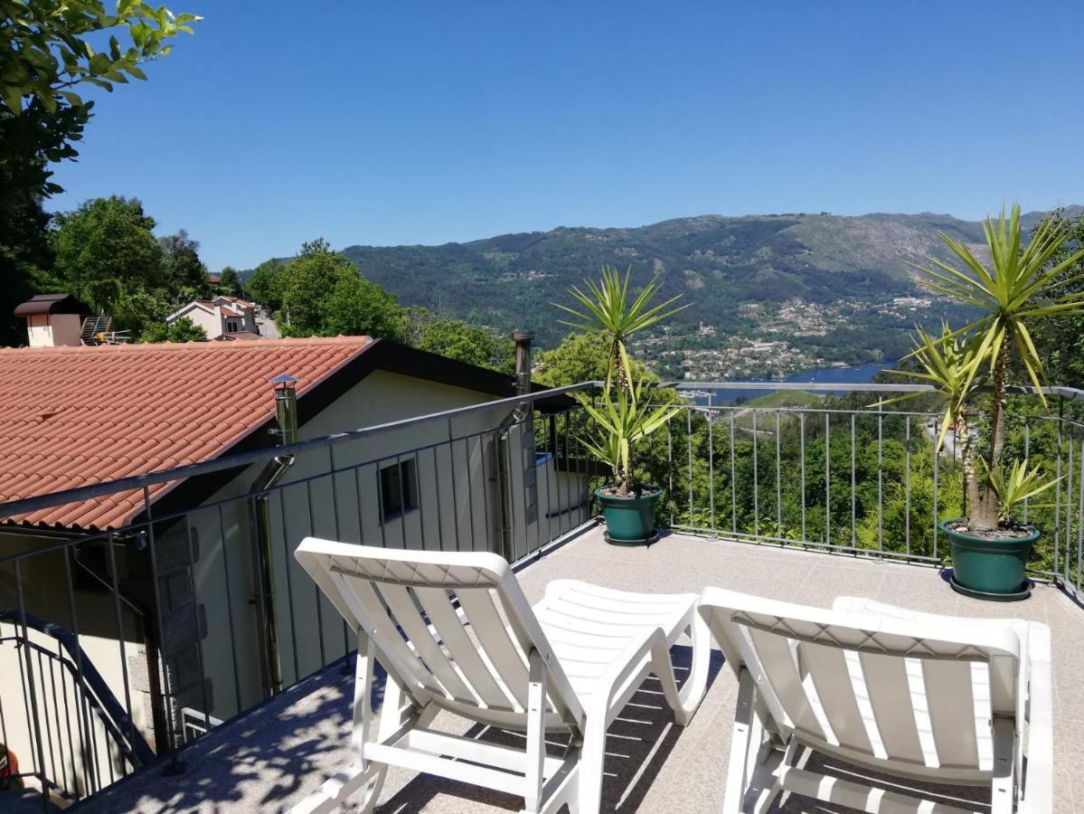 Casa de Casarelhos - T3 - Lareira com recuperador de calor para aquecimento - Vistas rio - Gerês Exterior foto