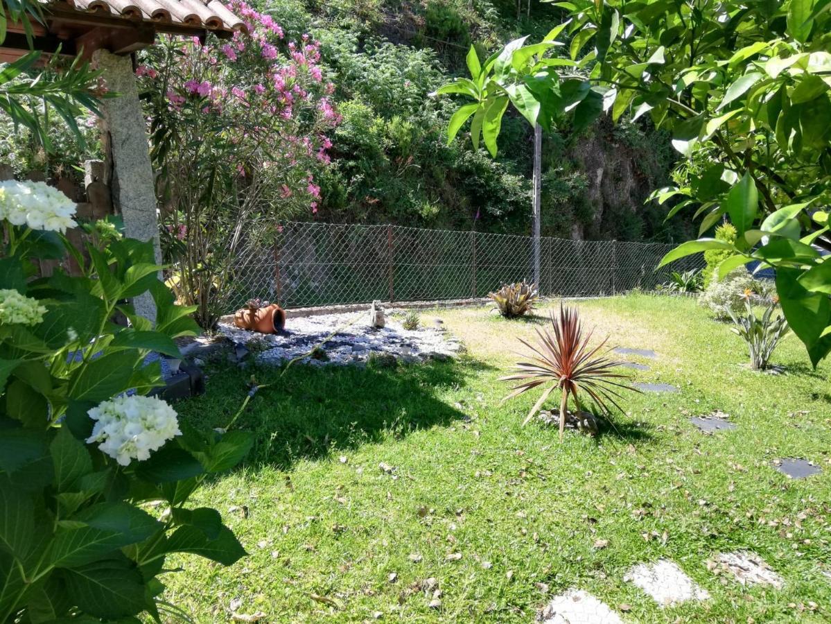 Casa de Casarelhos - T3 - Lareira com recuperador de calor para aquecimento - Vistas rio - Gerês Exterior foto